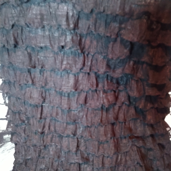 Ruffle dress - Picture 2 of 4